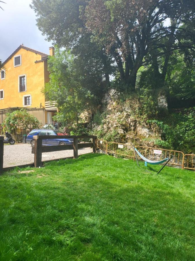 Pension Alfoz De Rondiella Piñeres Exteriör bild
