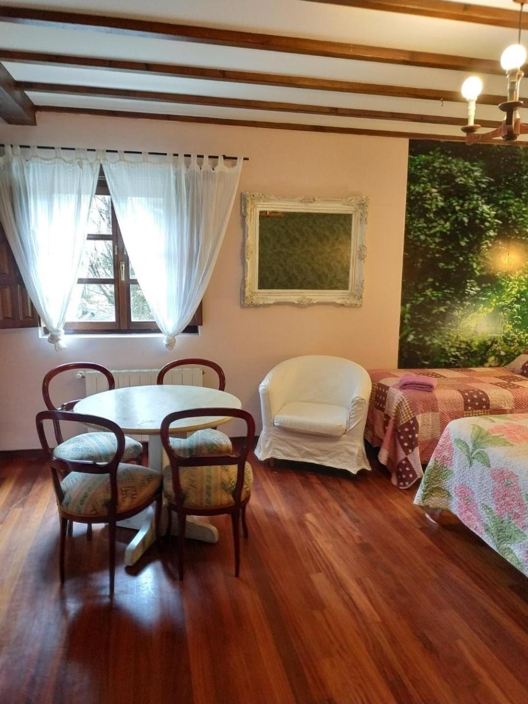Pension Alfoz De Rondiella Piñeres Exteriör bild